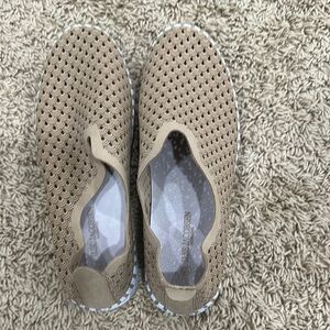 Women’s Ilse Jacobsen Slip-On Shoes. Comfort for your feet!